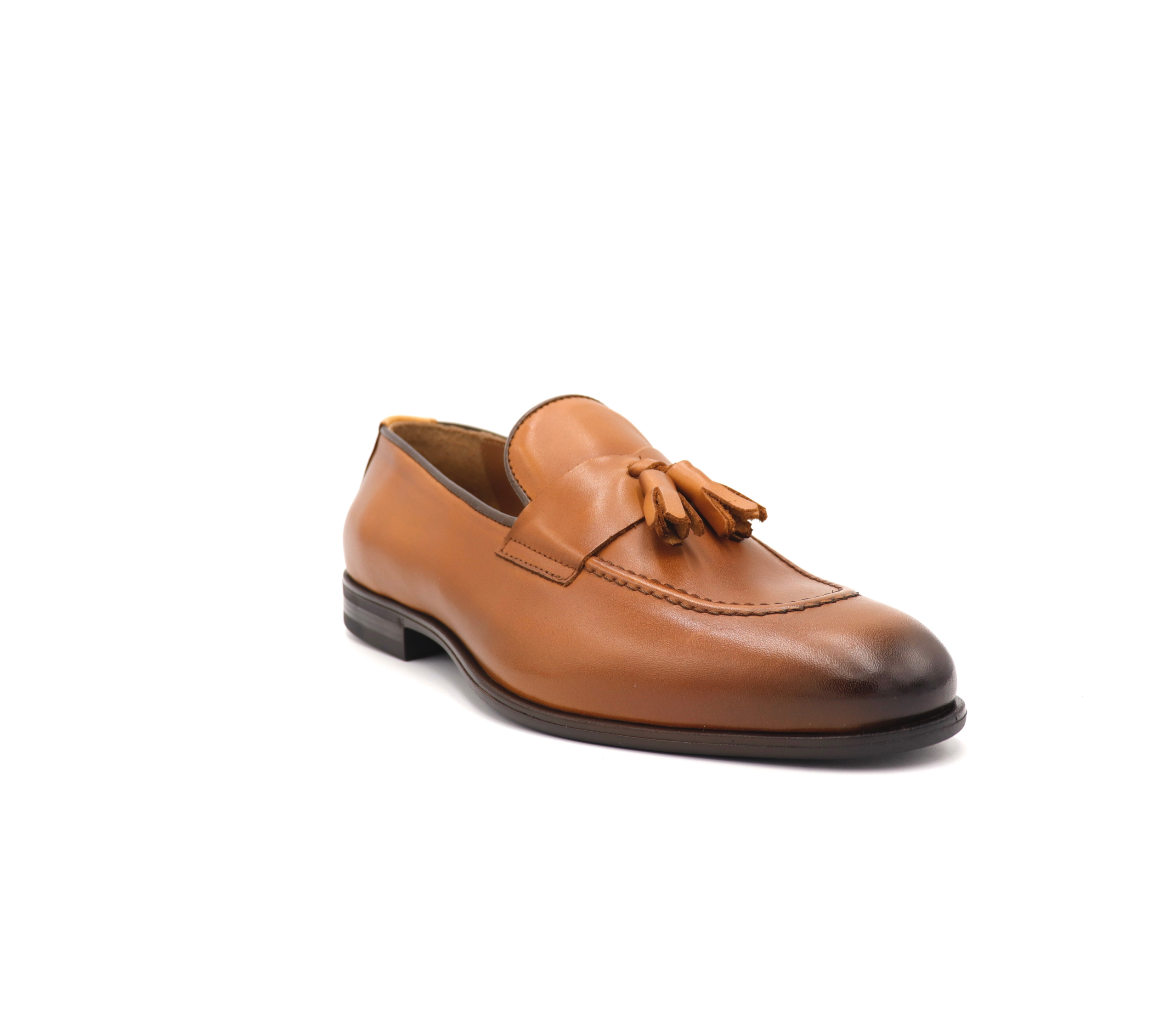 Loafers Com Berloques e Travessão - Image 3